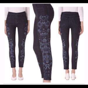 NWT J BRAND INDIGO BLOSSOM MID-RISE SKINNY JEAN WITH SUBTLE FLORAL WASH DOWN LEG